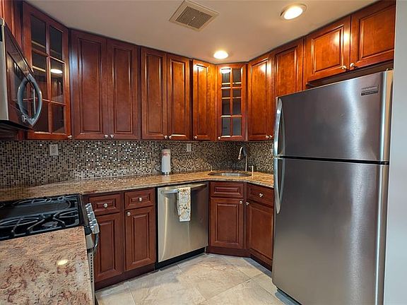 4th image of 4645 193rd St #1