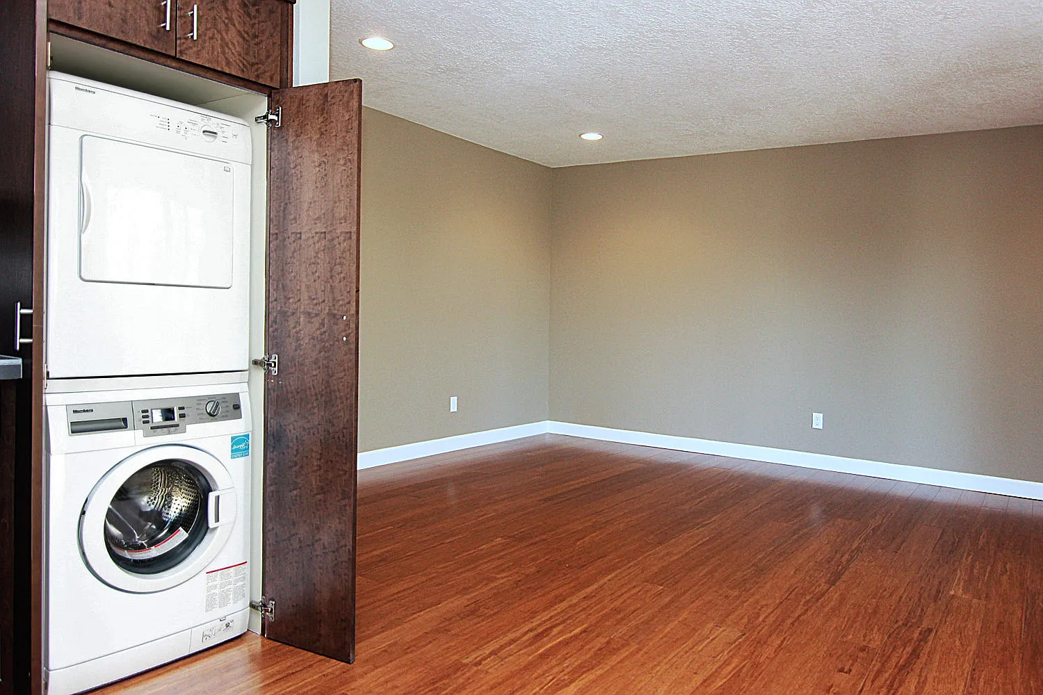 Baird Street Apartments — Photo 2