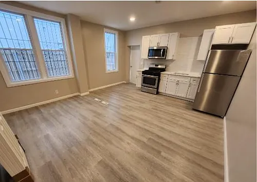 348 W Queen Ln #1A Photo 1