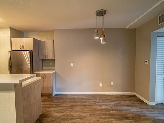 5th image of 1135 8th St APT 10