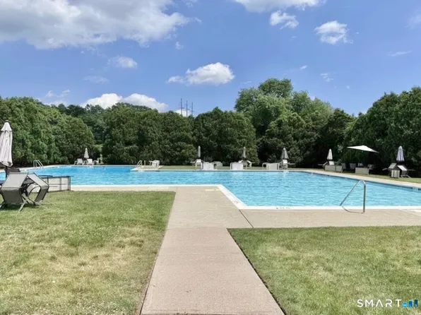 33 Pilgrim Harbor #B, Wallingford, CT 06492