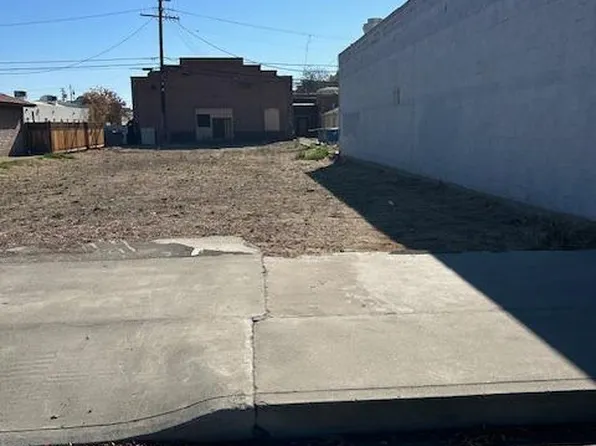 231 E St, Lemoore, CA 93245