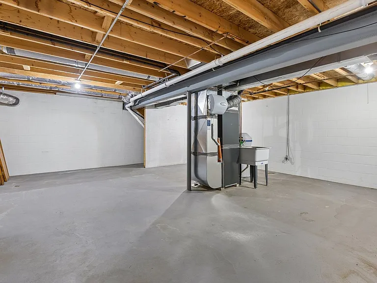 16536 Washington St — Photo 31