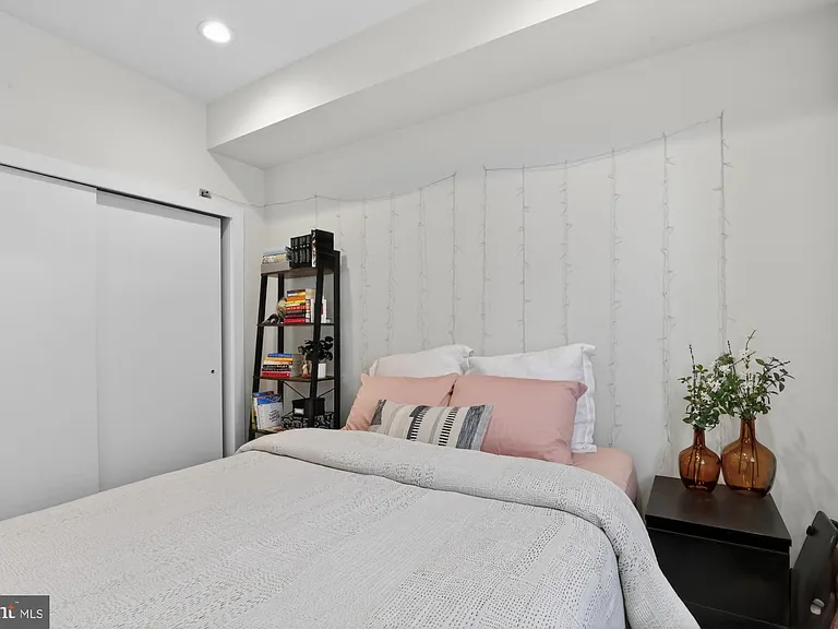 381 Martin St #3 — Photo 20