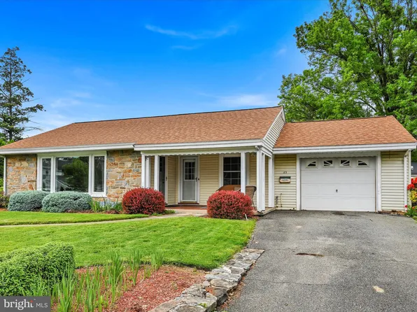 43 Rose Ave, Leola, PA 17540