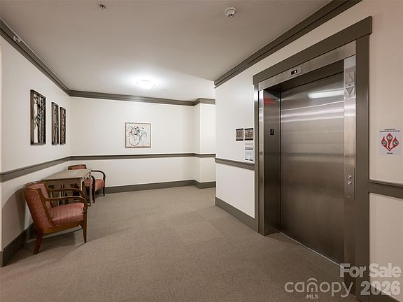 5th image of 5 Farleigh St APT 206
