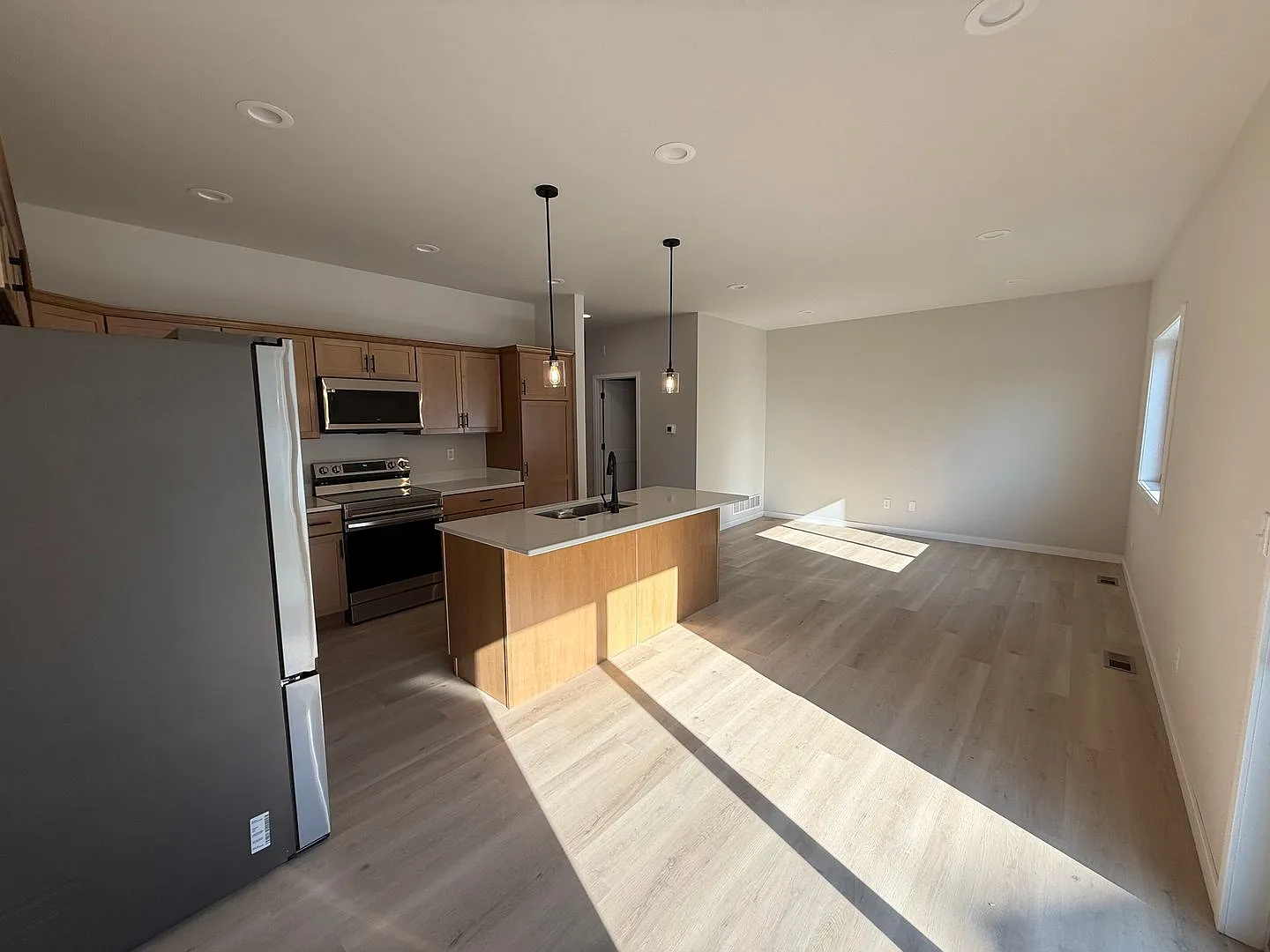 3 Bedroom Townhome — Photo 4