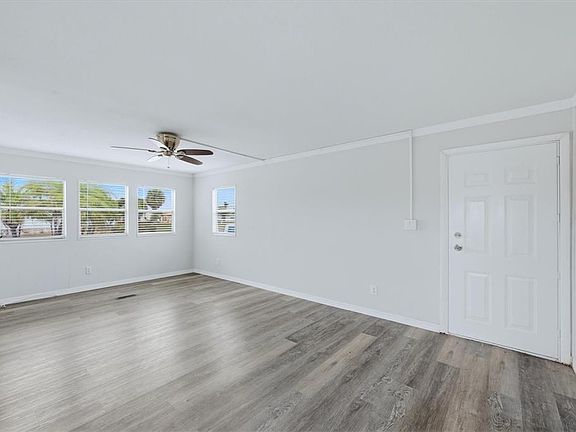 3rd image of 3310 Blue Jay Ln