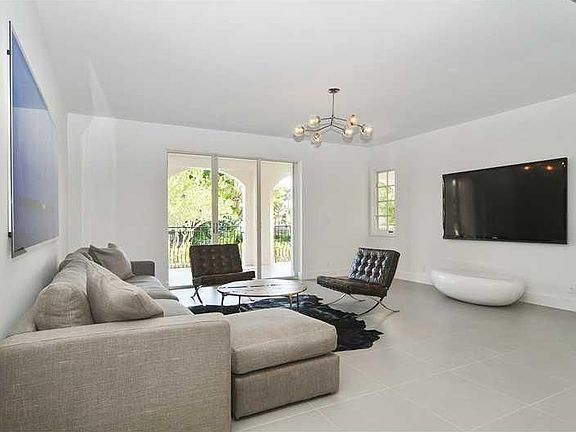 4th image of 19114 Fisher Island Dr #19114