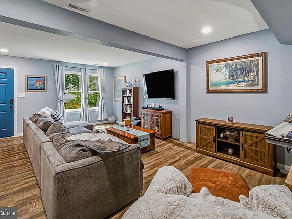 5th image of 14 Woodmill Dr
