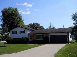 820 Roeser St, Freeland, MI 48623
