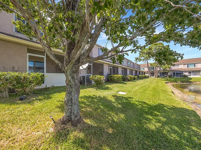 6127 Bayside Key Dr — Photo 43