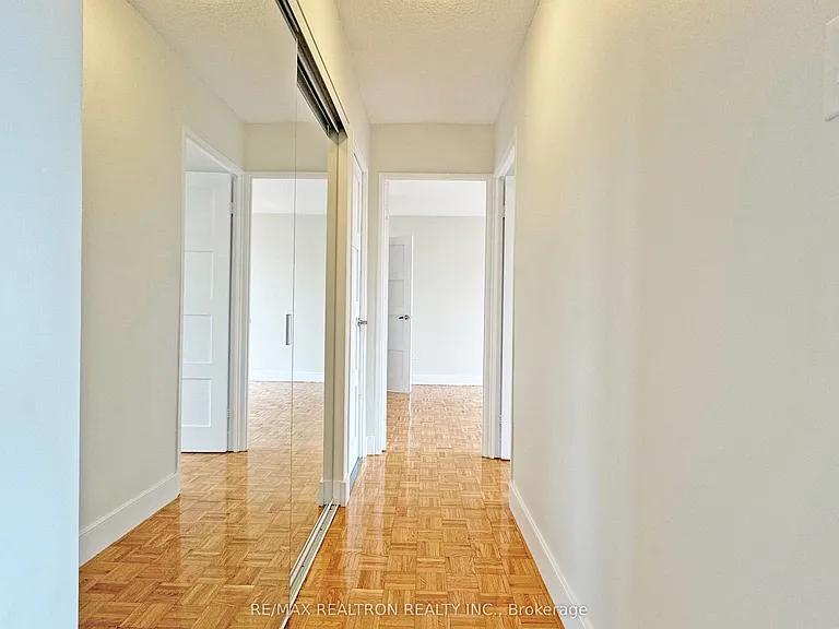 666 Spadina Ave #903 — Photo 5