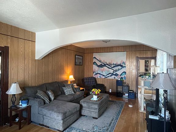 2nd image of 909 S 2nd St