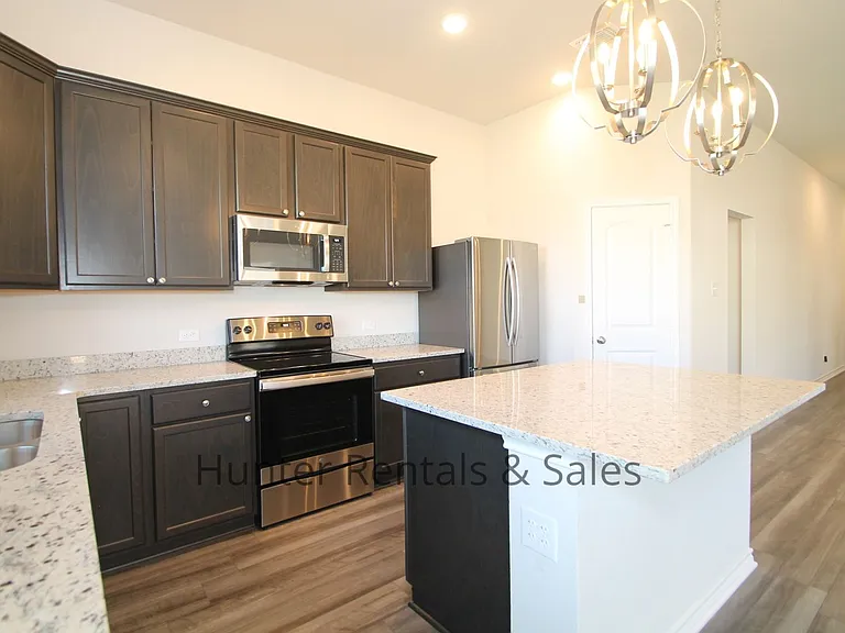 1902 Bayou Wood Ln — Photo 8