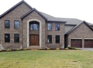 8 Forsythia Ln, Saint Louis, MO 63132