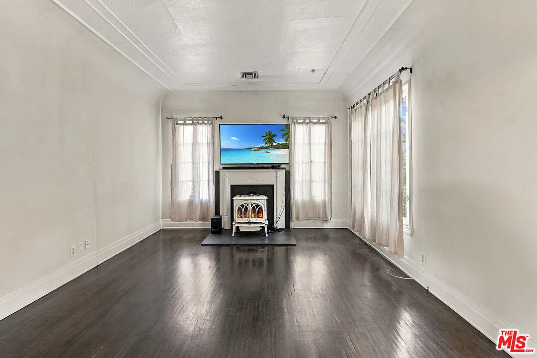 3 bed, 2.5 bath, 1520 sqft, $7,000 — Photo 3