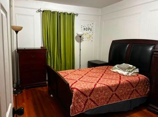 396 E 199th St, Bronx, NY 10458