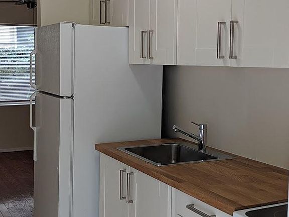 3rd image of 3504 W Granada St APT B