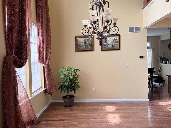 5th image of 413 Ruby Rd