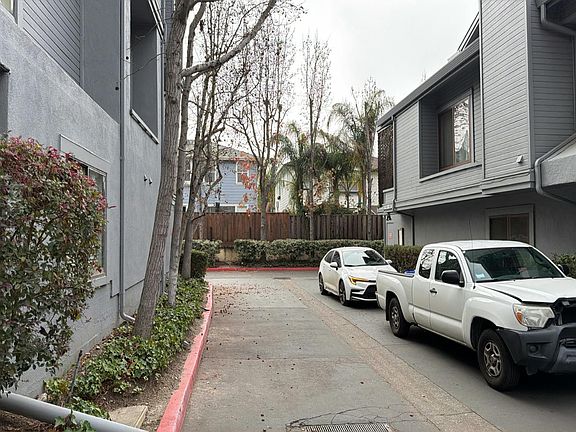 5th image of 1653 Geary Rd