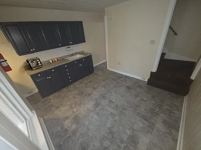 432.5 W Greenleaf St — Photo 5