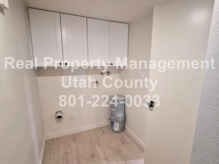1148 W 100 N — Photo 37