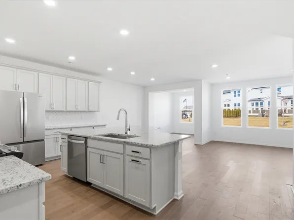 5604 Corgi Dr, Ann Arbor, MI 48108