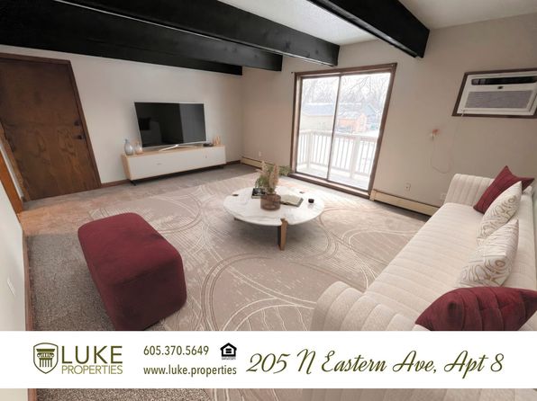 205 N Eastern Ave #8