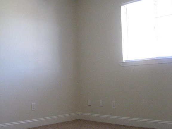 5th image of 979 Pacific Ave #B