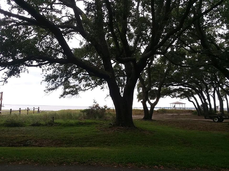 1st image of 45 Bay Point Rd