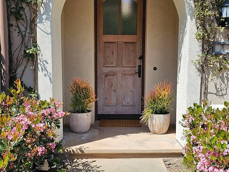1 Roma Ct — Photo 1