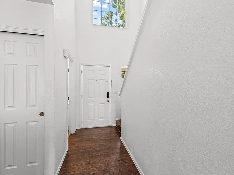 1159 S Waco St #C — Photo 2