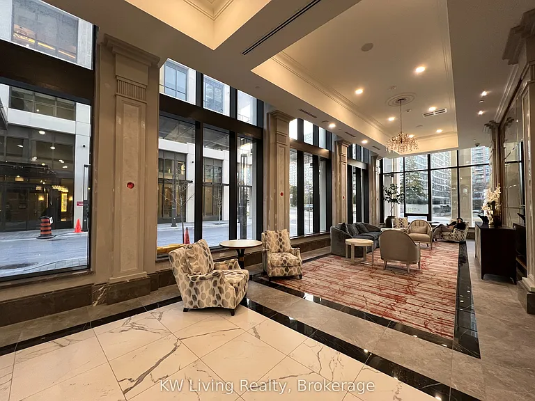 30 Elm Dr W #1809 — Photo 2