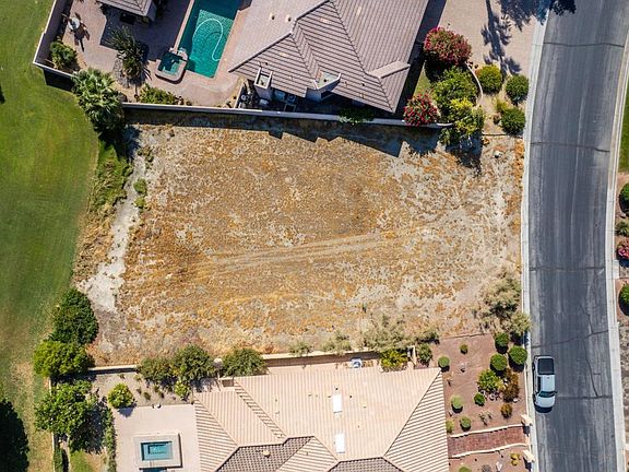 2nd image of 75900 McLachlin Cir