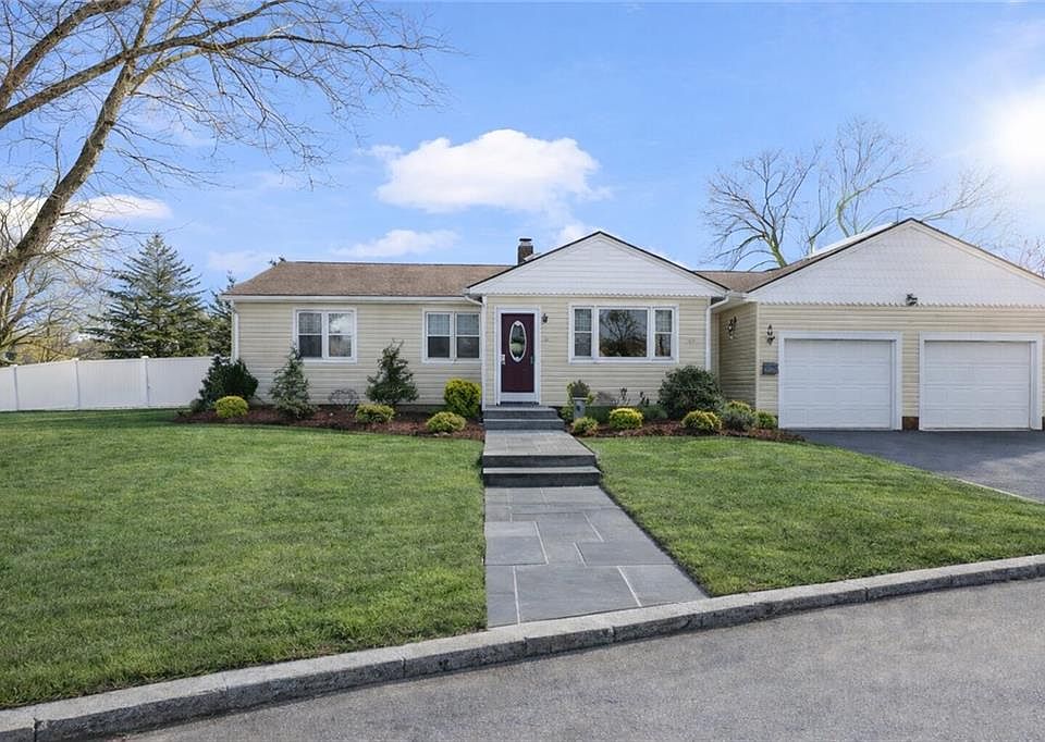 1st image of 55 Togansett Rd