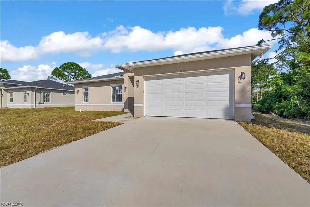 3 bed, 2.5 bath, 1354 sqft, $2,000 — Photo 3