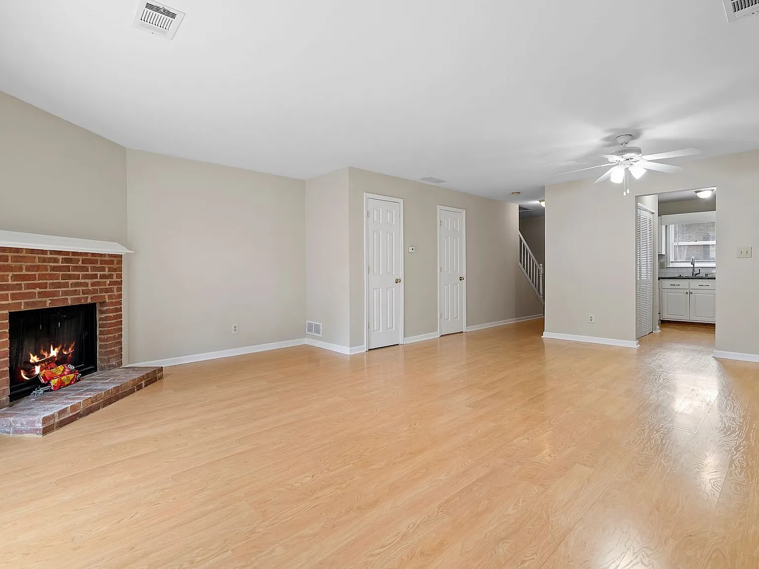 2 bed, 2.5 bath, 1260 sqft, $2,000 — Photo 3