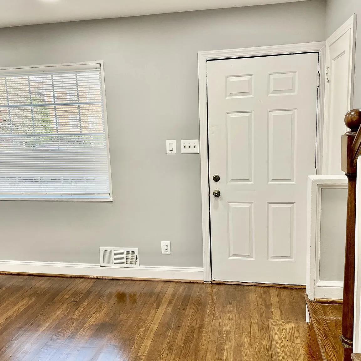 2 bed, 992 sqft, $3,800 — Photo 2