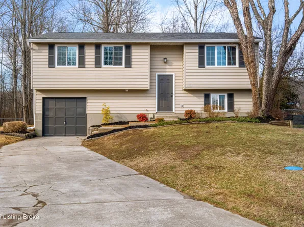 8412 Calm Ln, Louisville, KY 40219