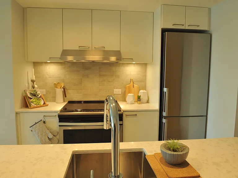 388 Skeena St — Photo 15