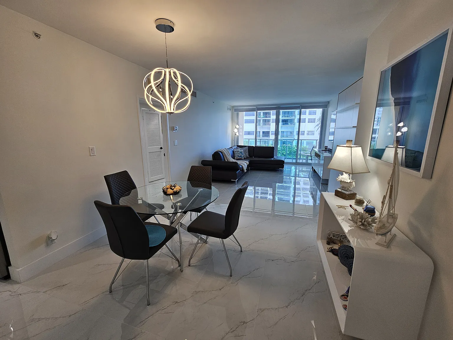 1 bed, 1.5 bath, 835 sqft, $3,800 — Photo 3