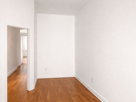 4th image of 277 Troutman St #3