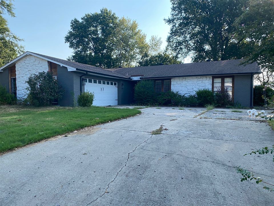 1st image of 206 S Crabtree Rd