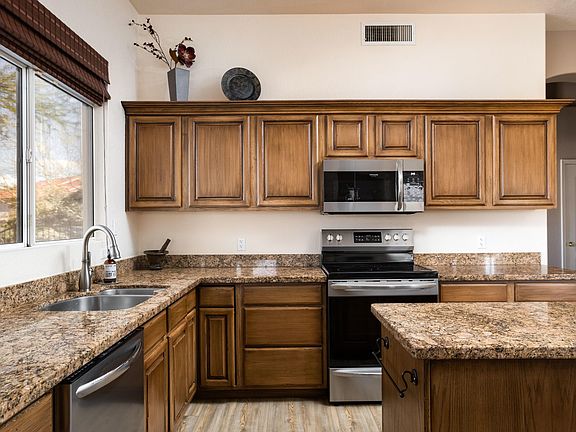 4th image of 15948 E Ponderosa Dr