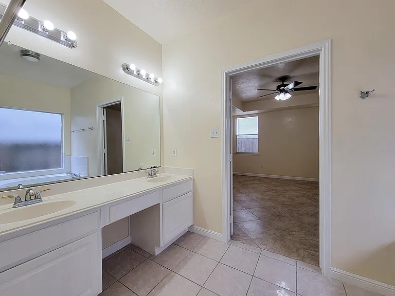 14938 Brightbrook Dr — Photo 17