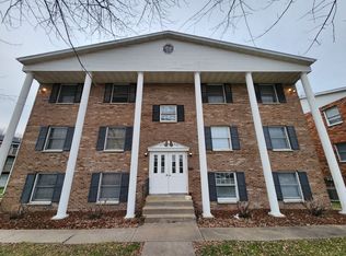 9020 13th St W APT 1, Rock Island, IL 61201