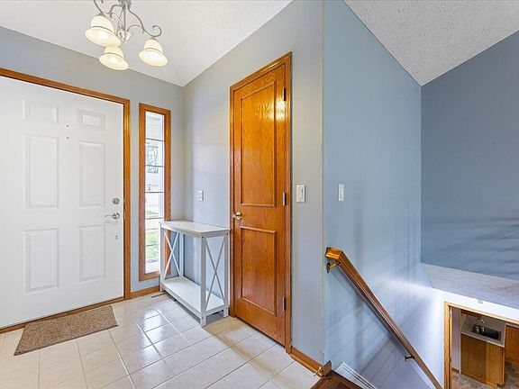 4th image of 14946 Dayton St