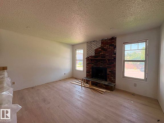 5th image of 18007 73rd Ave NW