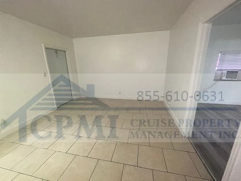 5819 Polk St — Photo 14